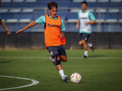 Víctor Olmo Y El Málaga Cf Separan Sus Caminos Deportes Cadena Ser