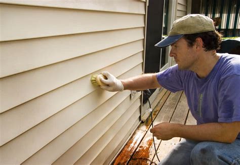 How To Get Paint Off Vinyl Siding Water Based Oil Based And Spray Paint