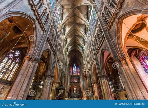 Interiores De La Catedral Metz France Foto De Archivo Imagen De