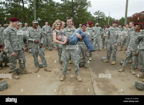 Dec 8 2012 New York New York U S Fort Bragg North Carolina U S Army Paratroopers And