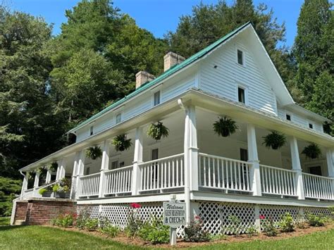 Exploring Downtown Boone Nc Restaurants Shopping And More Blue Ridge
