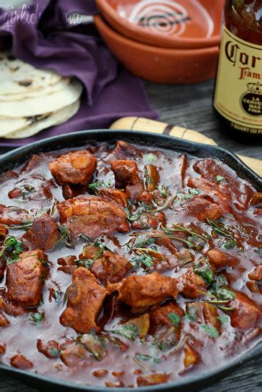 Puerco Con Chile Rojo