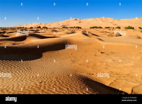 Sanddunes Of Erg Admer Hi Res Stock Photography And Images Alamy