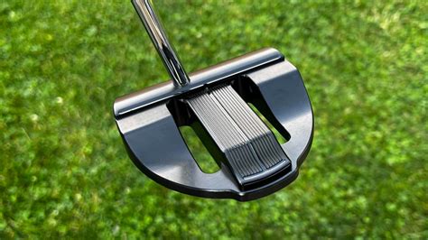 Can a long putter really help you make more putts? | Proving Ground