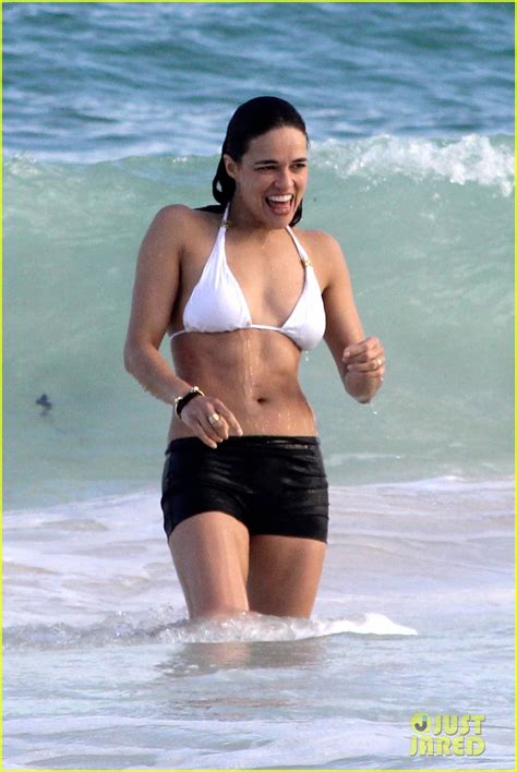 Michelle Rodriguez Shows Off Armpit Hair In Cancun Mexico 11