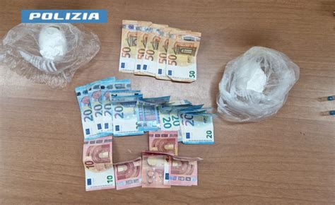 Torre Annunziata In Auto Con La Cocaina Tre Arresti Lo Strillone