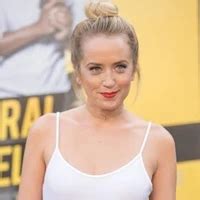 MacKenzie Davis Megan Park Zoe Kazan Nude Bikini Video XHamster