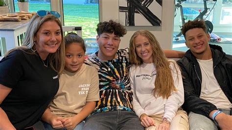 Patrick Mahomes Siblings Bio Dad Wife Net Worth Mysportdab