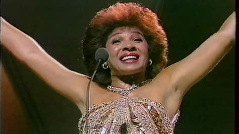 Shirley Bassey Royal Variety Scotland Common Wealth Performance 1985