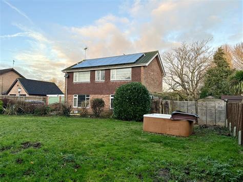 Grove Walk Ipswich Ip8 4 Bed Detached House For Sale £450000