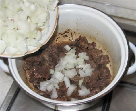 Тушеный картофель с мясом - рецепт приготовления