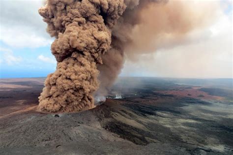 Hawaii’s erupting volcano shows ‘no sign of slowing down’