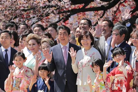 「桜を見る会」前夜祭、何が問題？安倍晋三前首相に任意の聴取求める【3分で分かる】 ハフポスト 政治