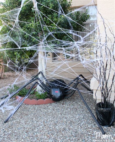 DIY Halloween Decorations: Spooky Spider Web And A Giant Spider!