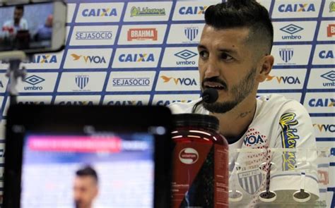 Ex Figueirense Zagueiro Marquinhos Apresentado No Ava E Promete