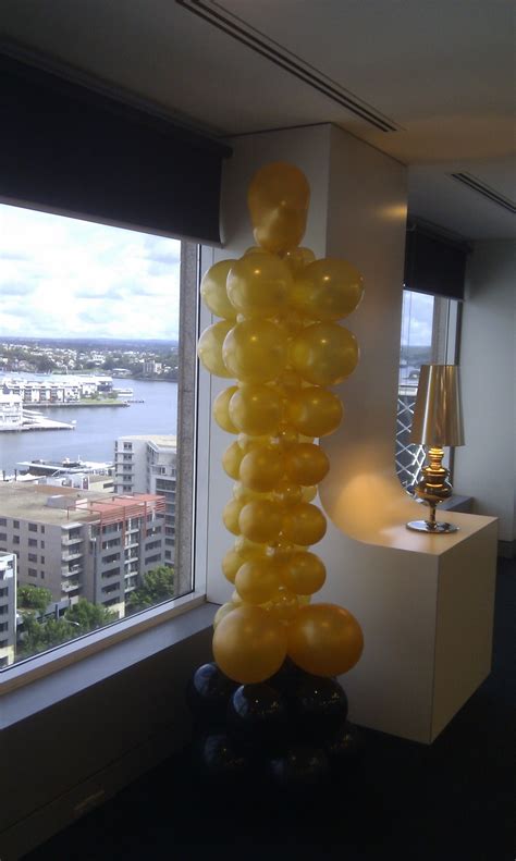 Oscars Sculpture Balloons Online Oscar Night Balloon Delivery