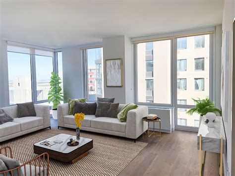 Far Rockaway-Mott Av delays impact thousands of daily riders 15