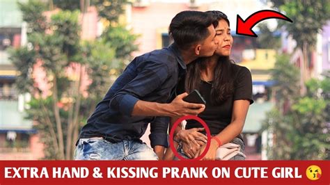 Extra Hand And Kissing Prank On Cute Girl 😘 🔥 Ll Prank করতে গিয়ে Kiss করে দিলাম 🙊 L Bongprankzone