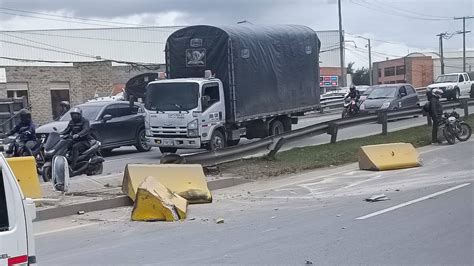 Atención Se Presentó Fuerte Accidente En La Vía Mosquera Bogotá