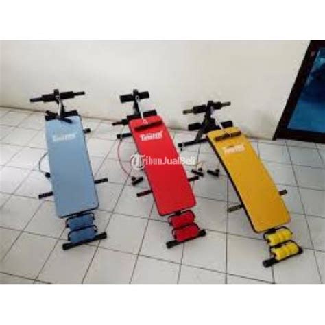 Sit Up Bench Merah Kuning Dan Biru Alat Fitness Bentuk Perut Six Pack