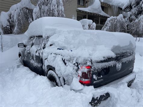 Got a little snow overnight in Mammoth Lakes. : r/ram_trucks