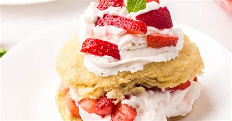 Easy Vegan Strawberry Shortcake Moving On To Real Food Karinokada