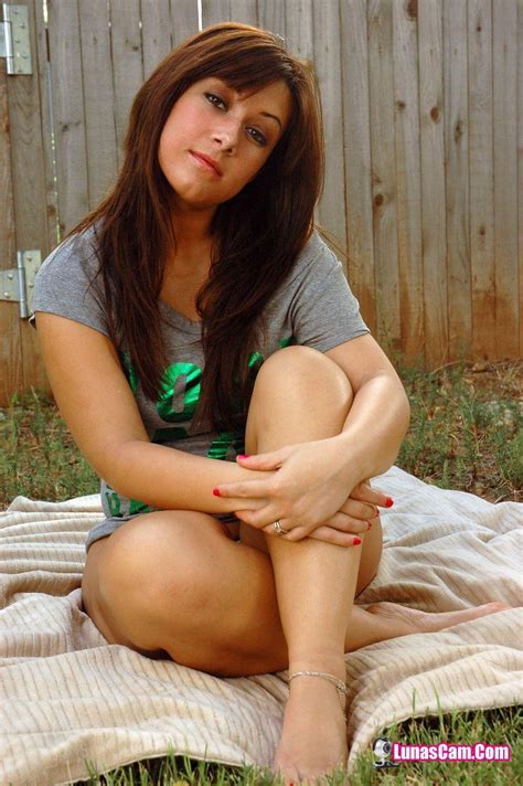 Pictures Of Teen Hottie Lunas Cam Getting Nude In The Back Yard Porn Pictures XXX Photos Sex