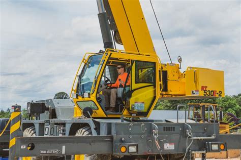 Video Upwardly Mobile Becoming A Crane Operator Is Rewarding Career Option Crane Equipment Guide