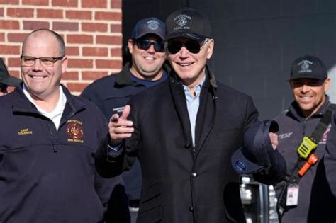 Biden Brings Thanksgiving Pies To Nantucket First Responders