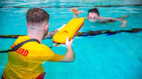 Sta Launches A New All Inclusive Pool Lifeguarding Qualification