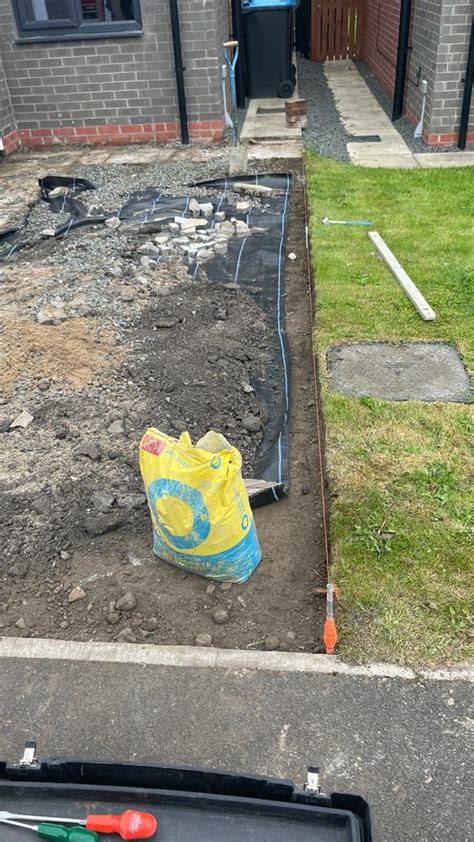 County Durham Starlight Resin Driveway With Charcoal Edging Blocks