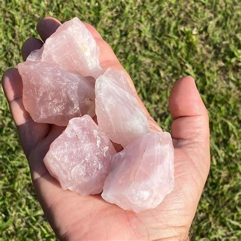 Gangorra Mística on Instagram QUARTZO ROSA BRUTA PEDRA NATURAL Um