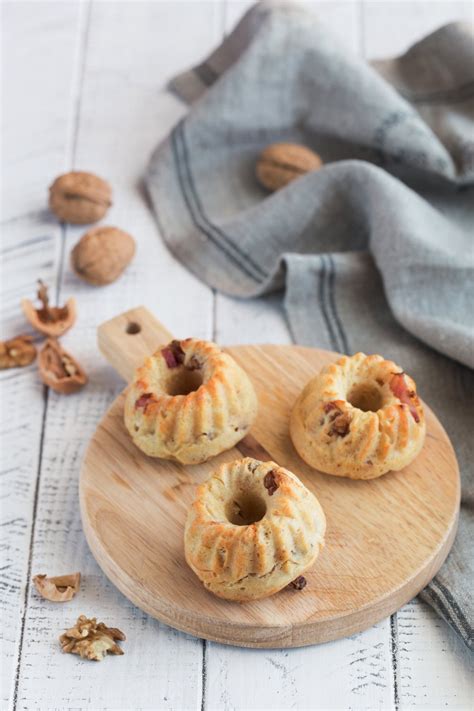 Recette mini kouglofs salés aux noix et lardons Marie Claire