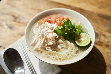 塩麹ささみのフォー風そうめんのレシピ ふたりごはん榎本美沙 料理家 による発酵食品や季節料理 野菜、手仕事 のレシピサイト。体に優しい料理。