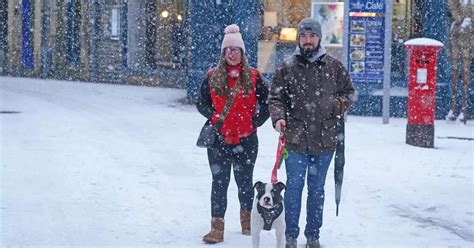 UK weather: Exact date Britain will be smothered in 200-mile 'wall of snow' in -8C deep freeze ...