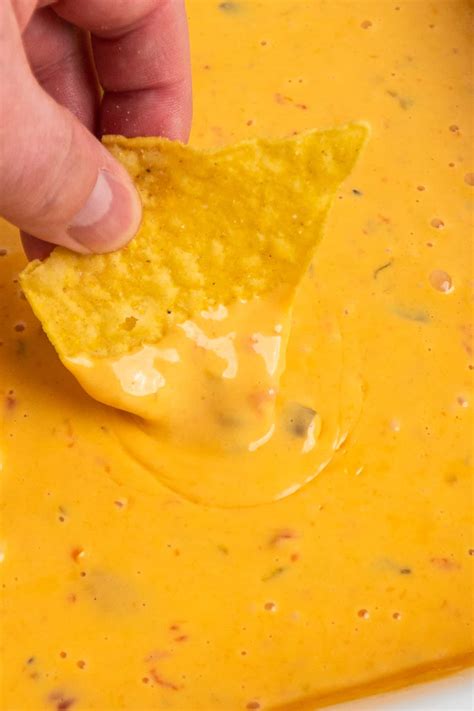 Crock Pot Velveeta Cheese Dip