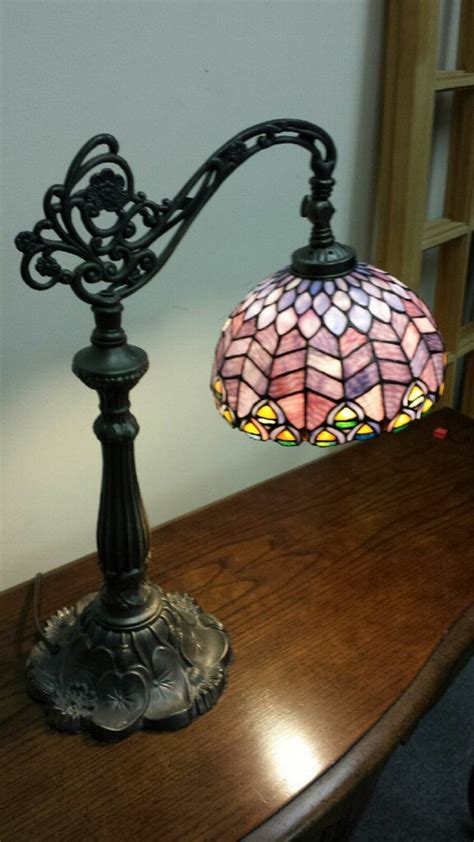 Tiffany Style Decorative Stained Glass Bridge Table Lamp Water Lily