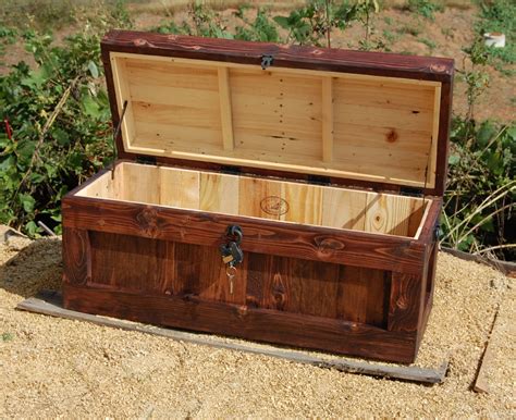 Chest with Lock/ Hope Chest/ Wooden Trunk/ Coffee Table/