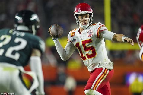 Super Bowl Lvii Chiefs Pull Out Thrilling 38 35 Win Over Eagles Daily Mail Online