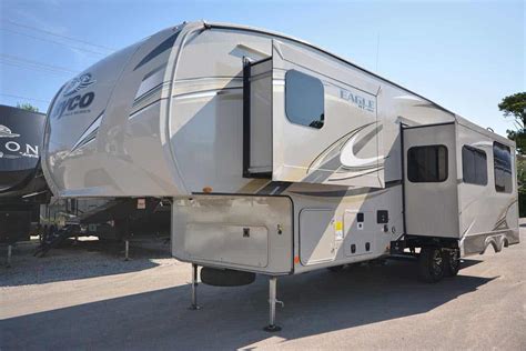 Jayco Eagle Fifth Wheels and Travel Trailers