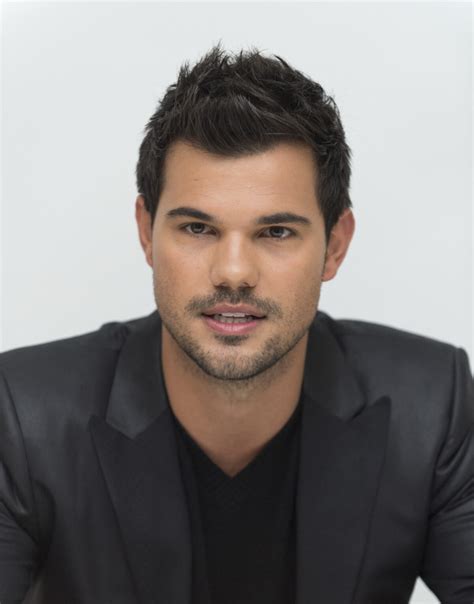 Photo Taylor Lautner En Conférence De Presse Pour La Série Tv Scream