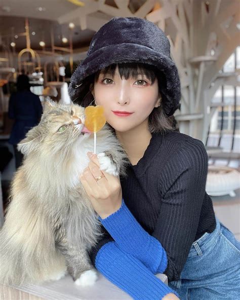 ききまるさんのインスタグラム写真 ききまるinstagram「猫カフェ🐈‍⬛ ぴちゅさんに誘われて猫カフェに行ってきました