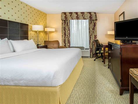 Hotel in Bloomington | Holiday Inn Bloomington-University Area Hotel