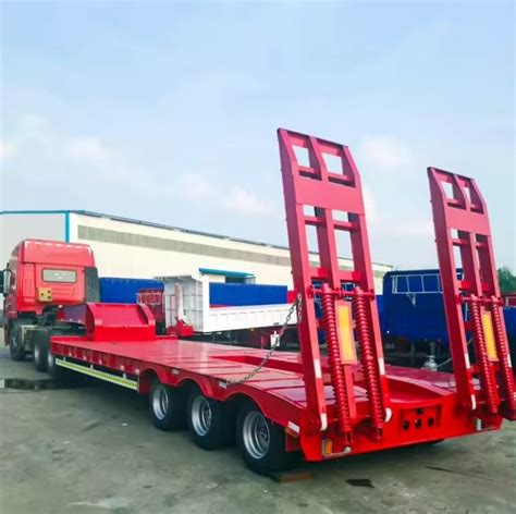 China Manufacture Tri Axles Tons T Low Loader Heavy Duty Excavator