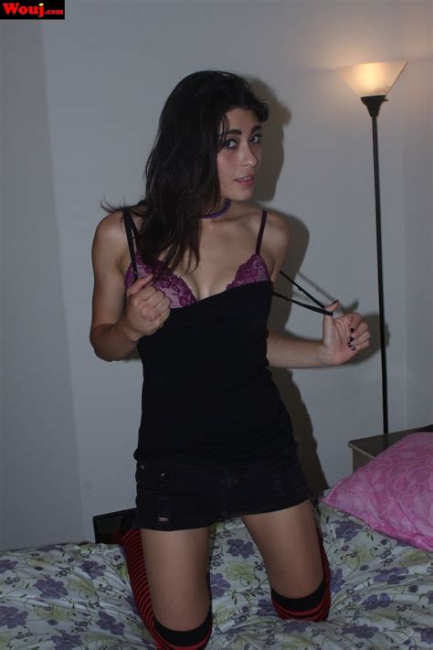 Sexy Amateur Babe Posing In Her Purple Lingerie Photos