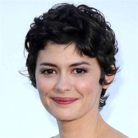 Short Haircuts For Round Faces Wavy Hair Wavy Haircut