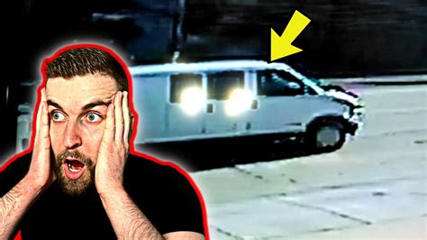 Fake Cop Tried To Pull Over A Van Takes A Look Inside And Gets