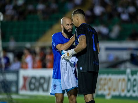 Diretoria do CSA acerta meia Álvaro ex Barra SC futebol ge