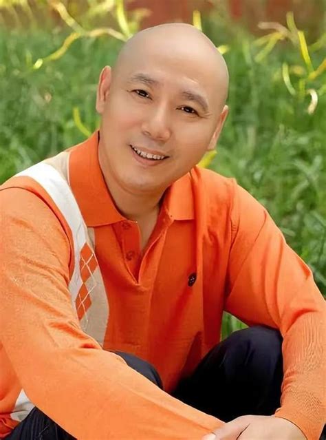 李成儒30年对儿子不闻不问，晚年却渴望天伦之乐，父子终和解腾讯新闻