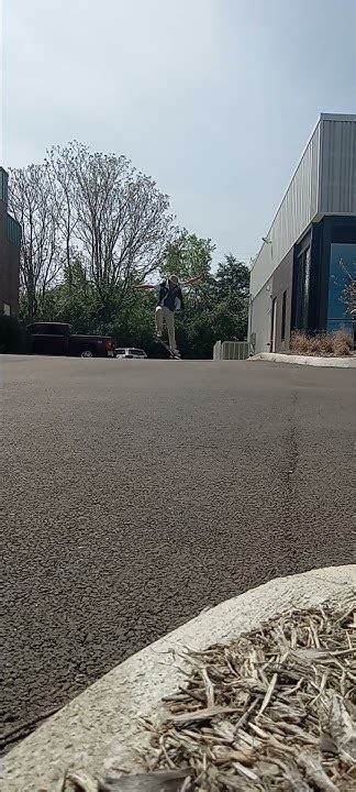 14 Seconds Backside 180 Off Curb Into Switch Frontside 180 😊 Youtube